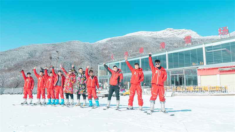 The Dahongzhai Ski Resort is now open for boarding